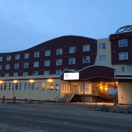 Hotel Arctic Iqaluit Exteriör bild